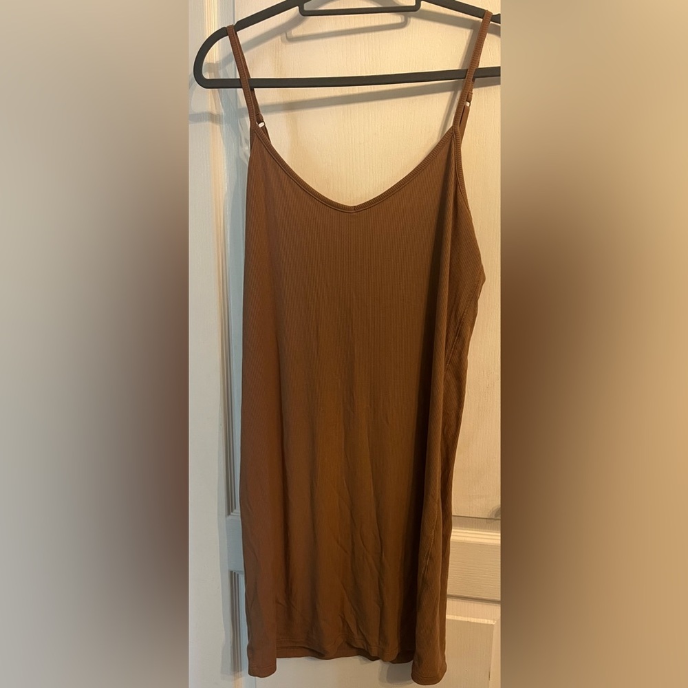 Ribbed long golden brown dress